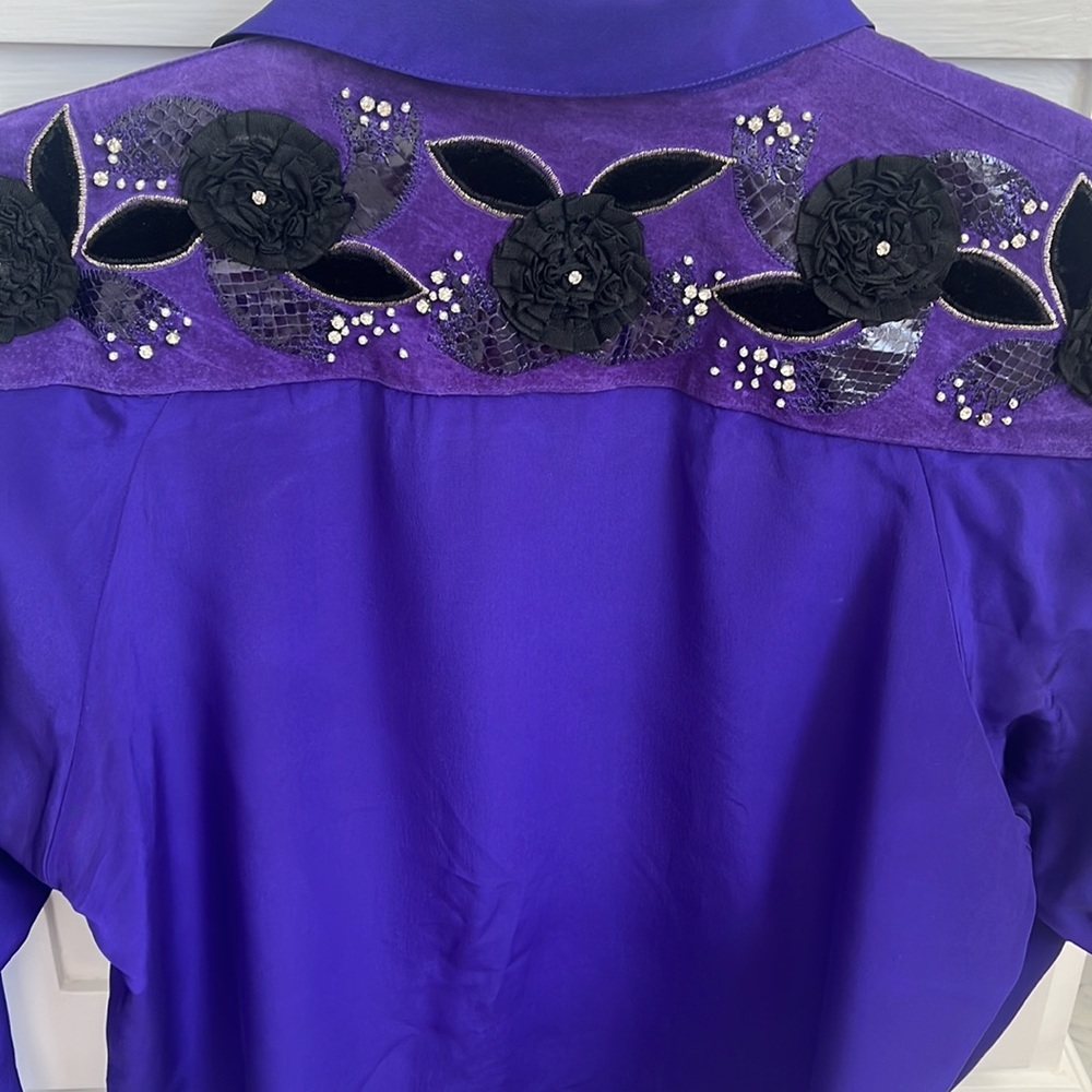 Purple 100% silk Cedars button down blouse with Dillon sleeves. - Picture 8 of 8